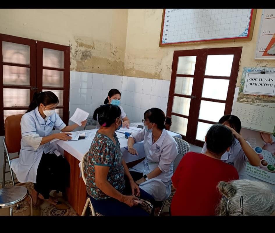 Anh khám bênh 3.jpg